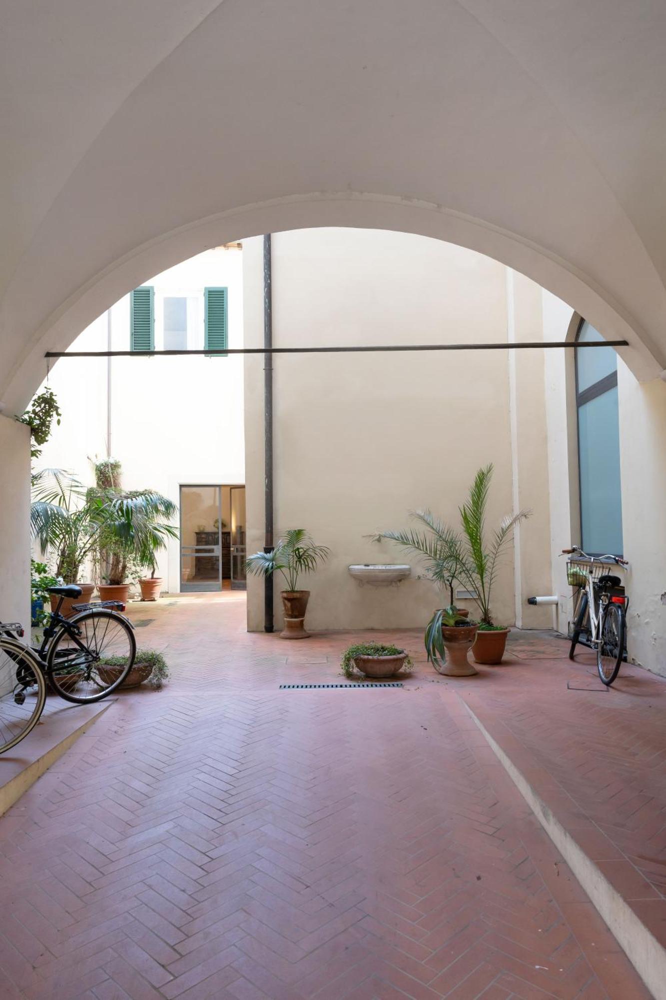 Characteristic Apartment In The Center Of Florence Exterior photo